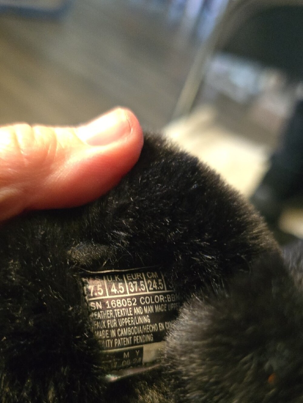Skechers Women's Black Faux-Fur Cuff Winter Ankle  Hands Free Slip In Boots - Picture 6 of 6